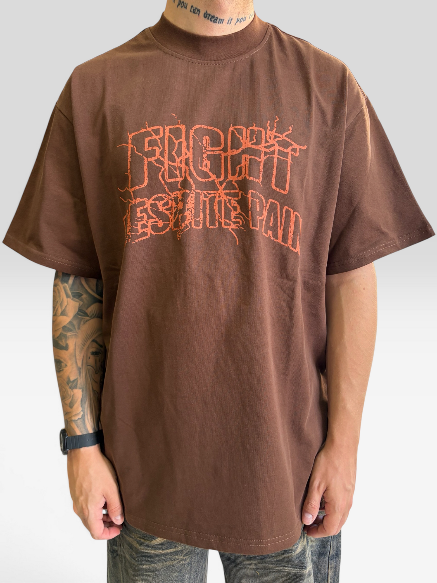 T-shirt fight brown
