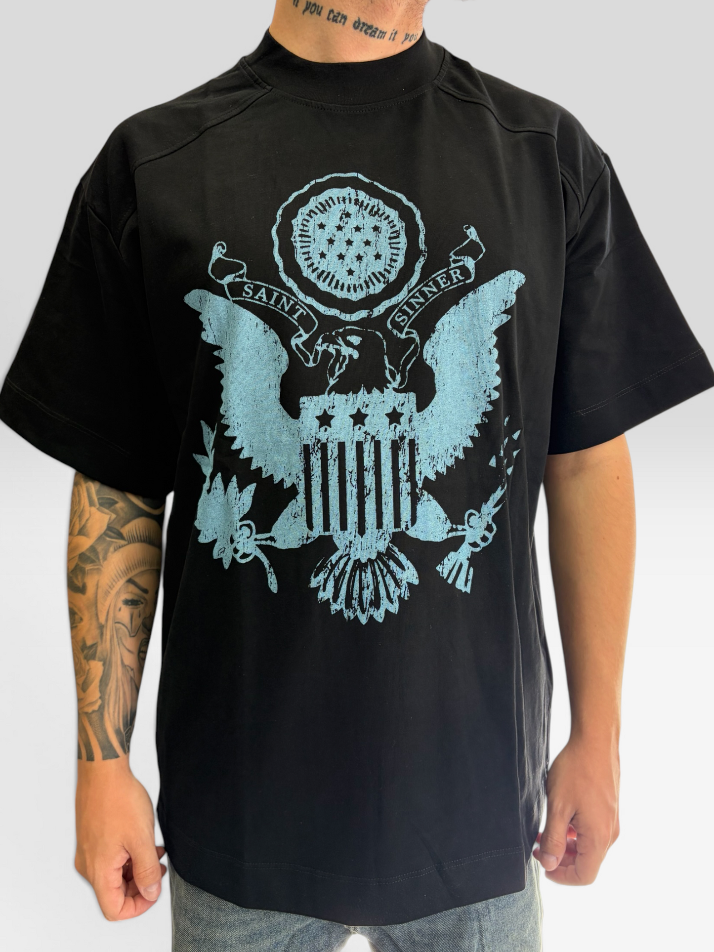 T-shirt state black