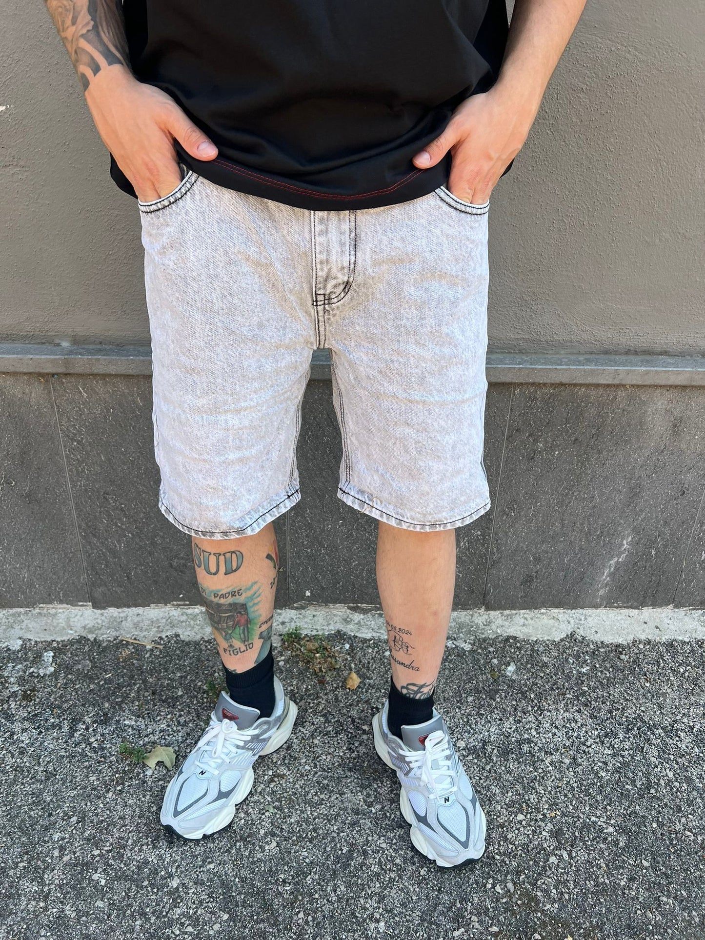 bermuda jeans grey white