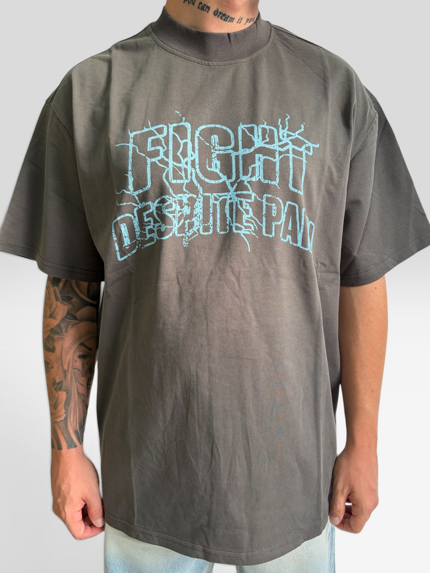 T-shirt grey fight