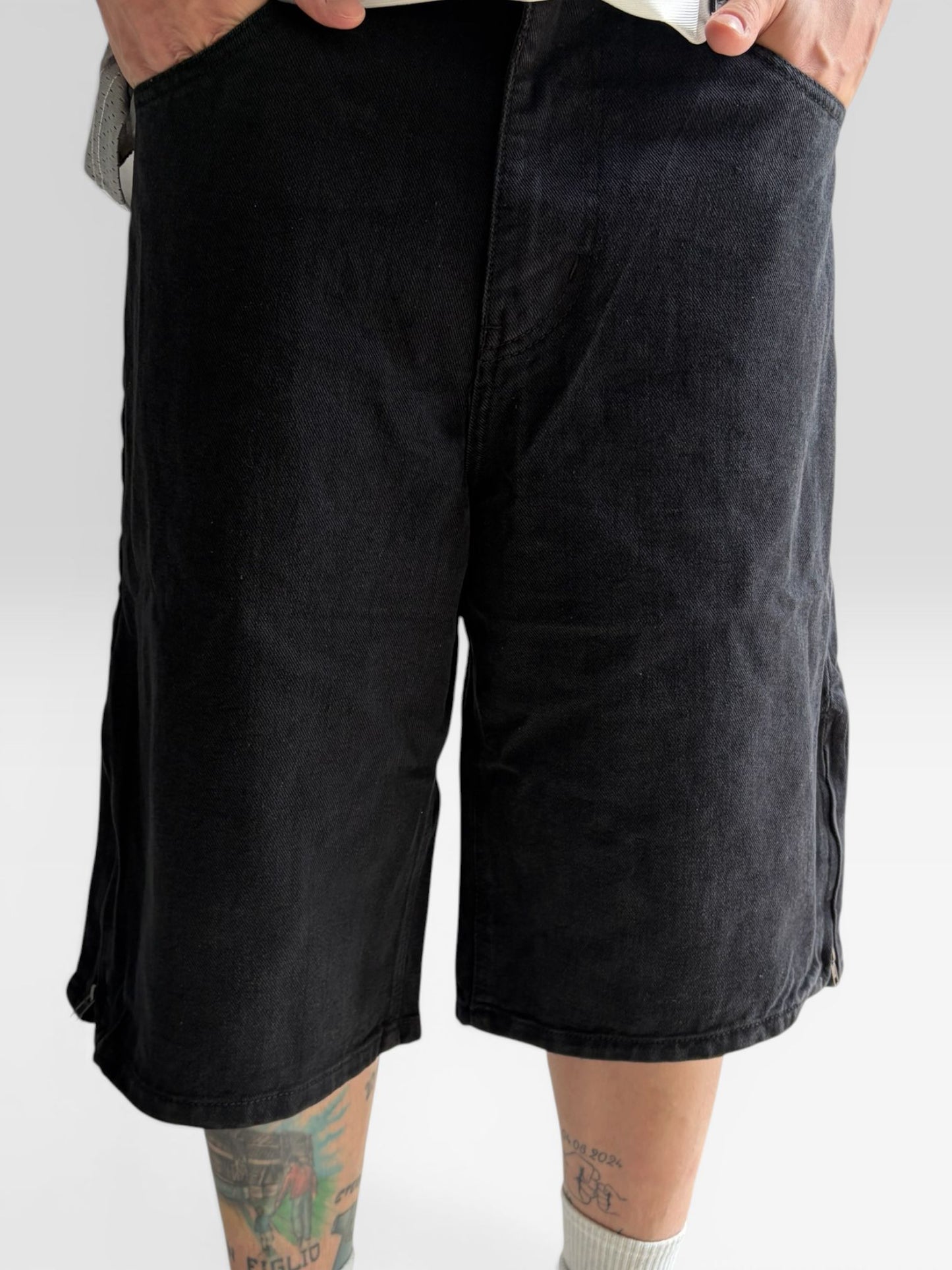 BERMUDA JEANS BLACK SIMPLE