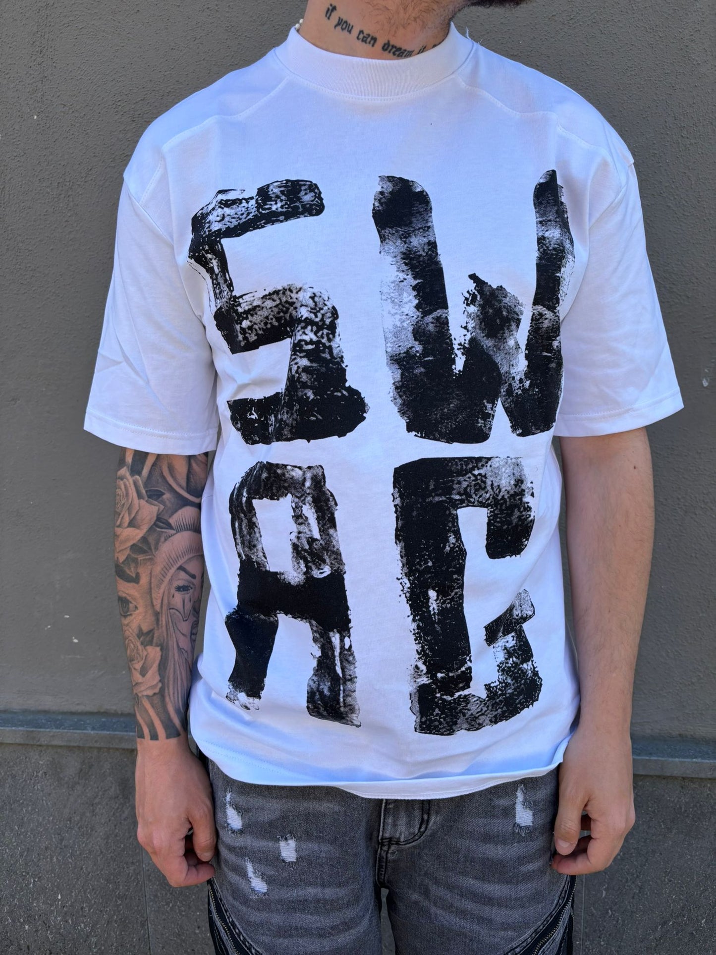 T-shirt swag white